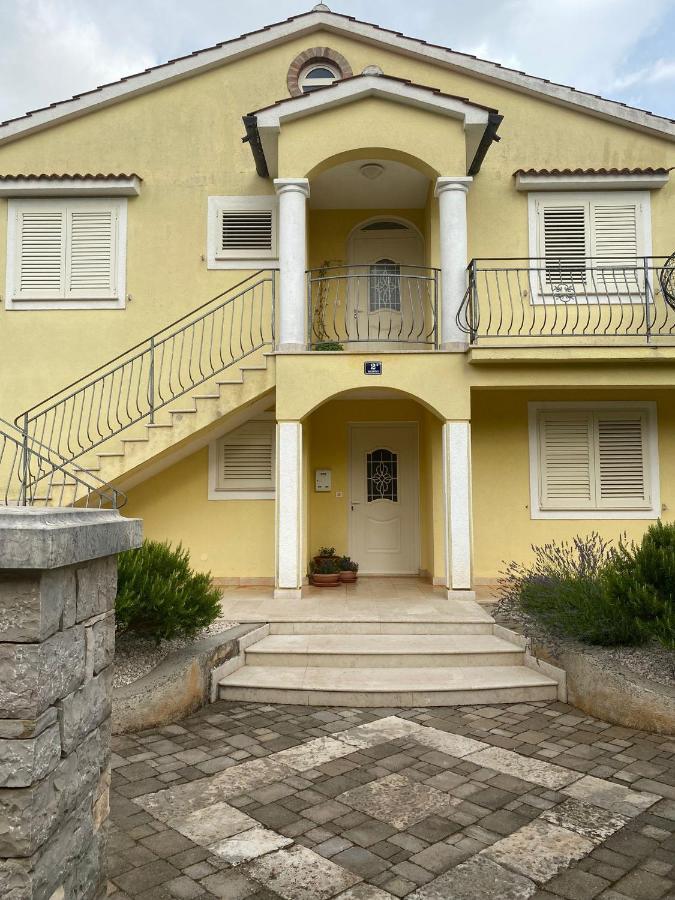 Apartment Laetitia Kastelir Exterior photo